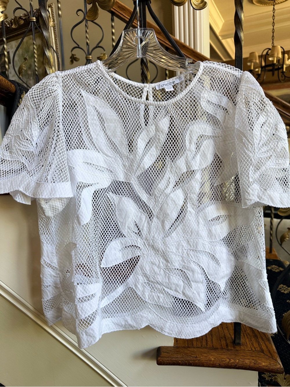 Chico’s EUC Delicate laced cotton top. 1 button back neck. Beautiful. Size 0